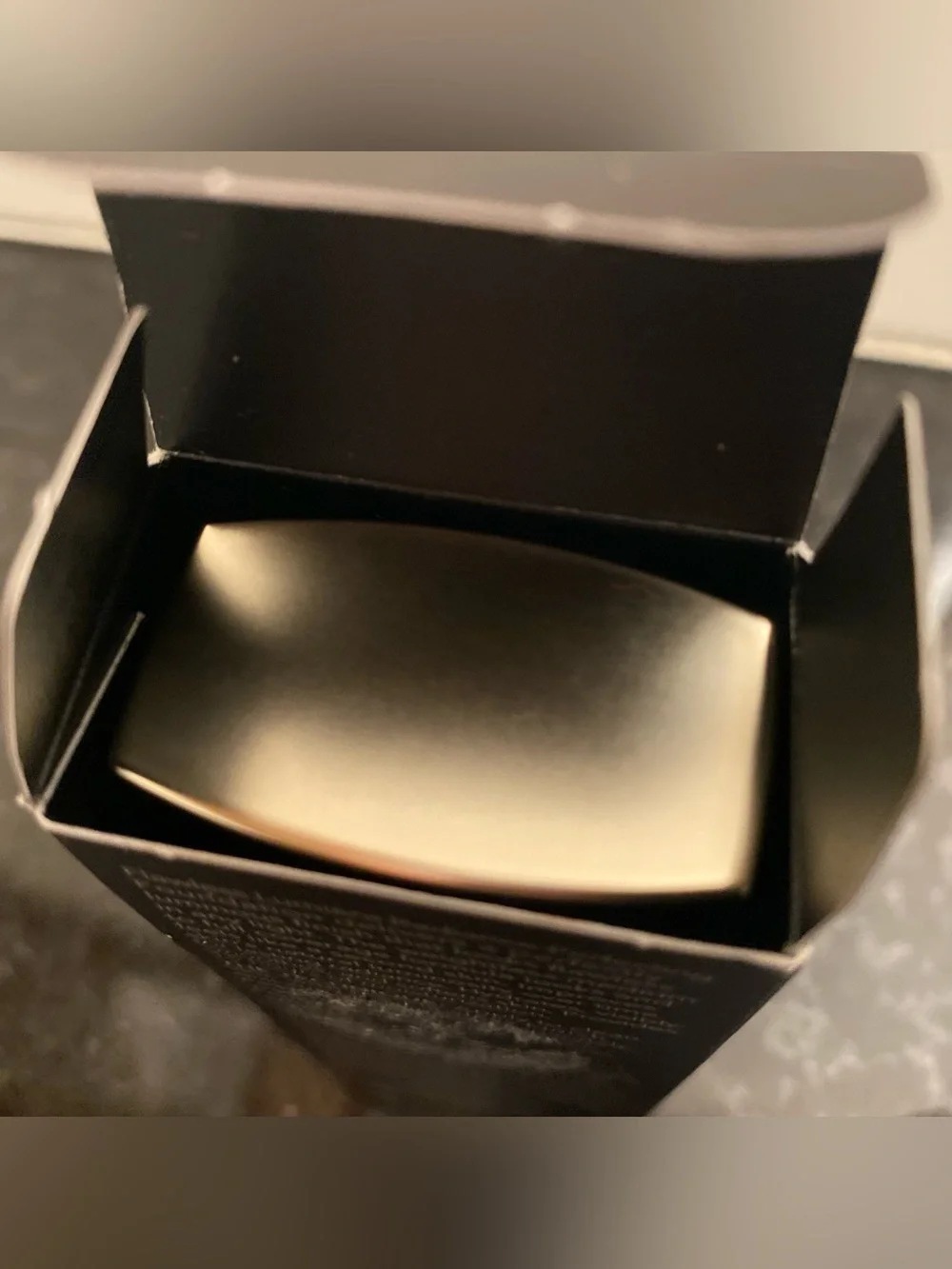 Laura Mercier - Flawless Lumière Radiance-Perfecting Foundation (3N2-Honey) - Picture 9 of 16